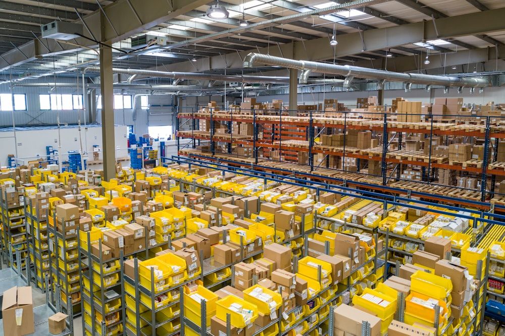 service-warehouse-card.jpg